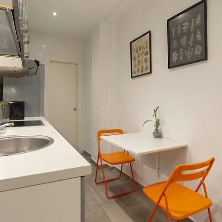 Apartment -malagasunapts- Quiet Courtyard Andes Perez