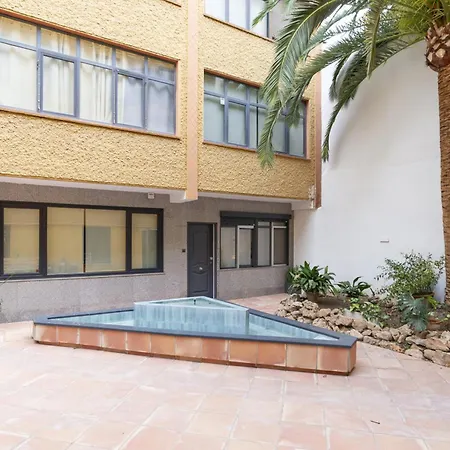 -malagasunapts- Quiet Courtyard Andes Perez Apartment *