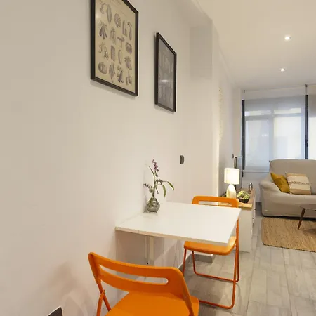 -malagasunapts- Quiet Courtyard Andes Perez Apartment *