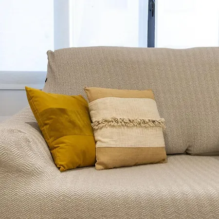 -malagasunapts- Quiet Courtyard Andes Perez Apartment *