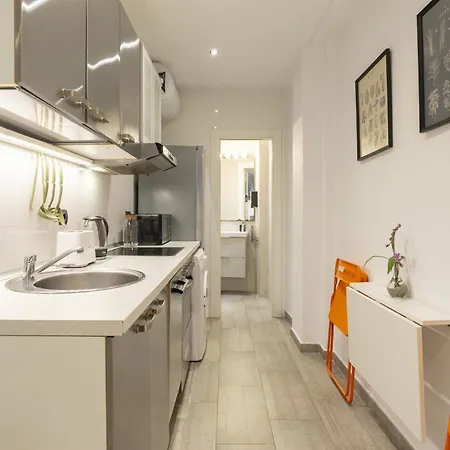 -malagasunapts- Quiet Courtyard Andes Perez Apartment